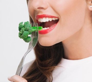 سفر به زیبایی از درون: رژیم غذایی سالم چگونه پوست شما را تجدید می‌کند؟